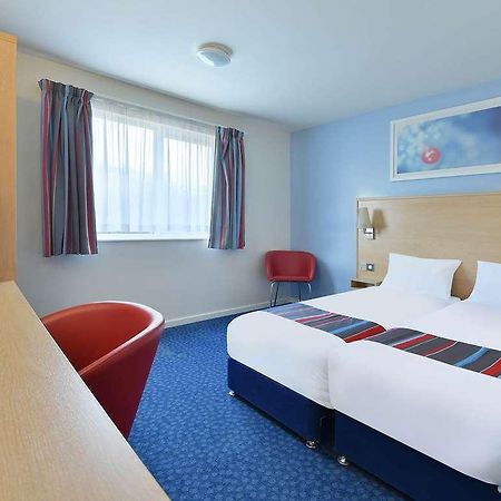 Travelodge Milton Keynes Old Stratford Rum bild